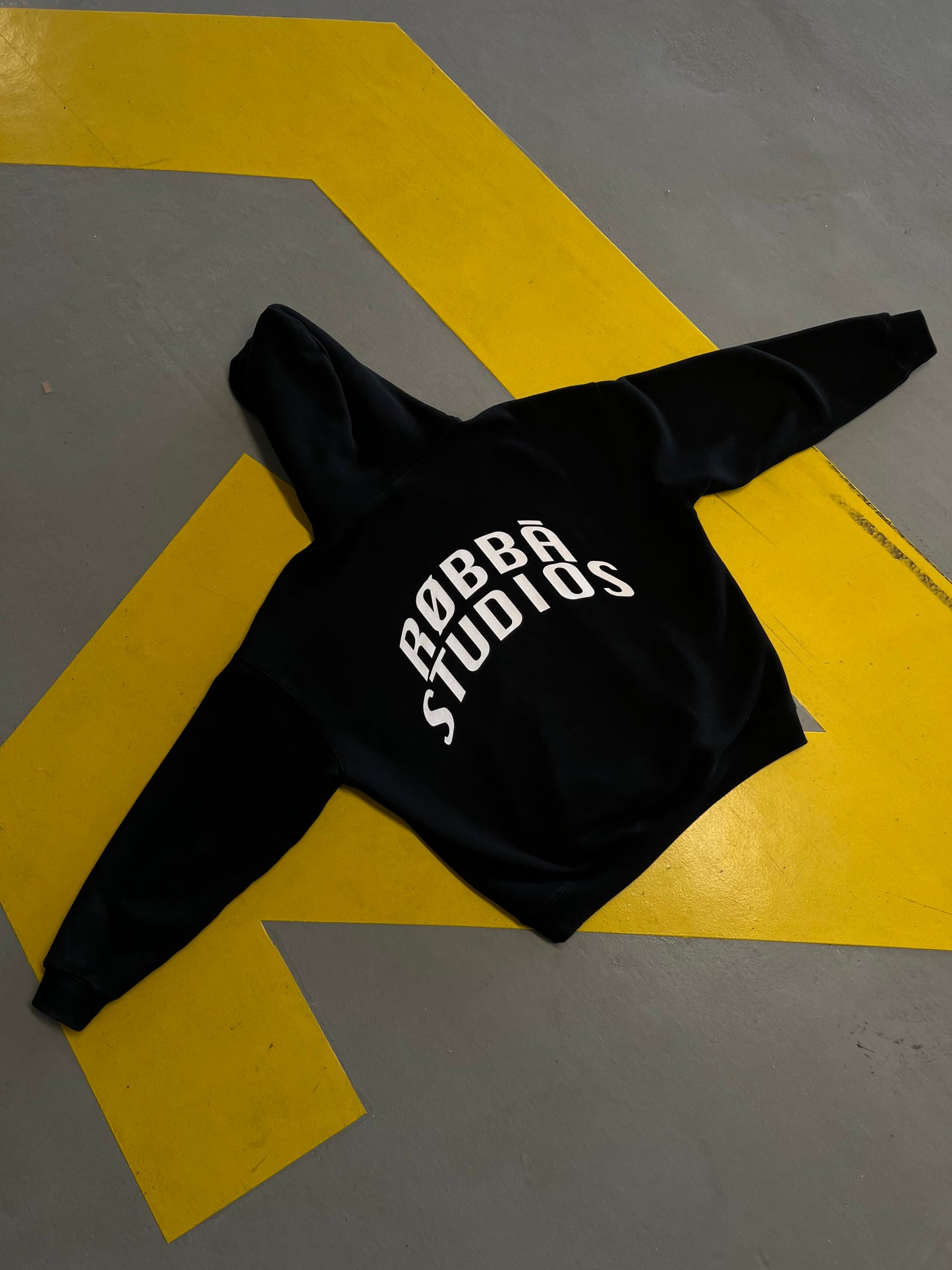 RØBBĀ LOGO HOODIE